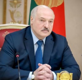 Лукашенко поздравил Хаменеи с избранием на пост Верховного лидера Ирана