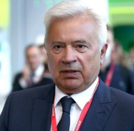 Вагит Алекперов вошел в тройку богатейших россиян