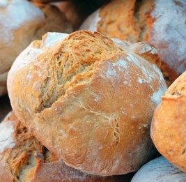 Черствый хлеб можно есть, заплесневелый &ndash; нет: предупреждение азербайджанского диетолога