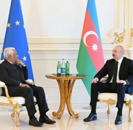 Проходит встреча Президента Ильхама Алиева с президентом Совета Европейского Союза один на один