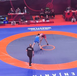 Две азербайджанские спортсменки вышли в финал чемпионата Европы по борьбе