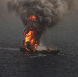 У побережья ОАЭ атакован контейнеровоз