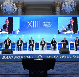 Тема Среднего коридора и евразийской связности в рамках Бакинского форума