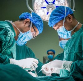 Мужчина 8 лет прожил с 12-сантиметровой палочкой, застрявшей в горле