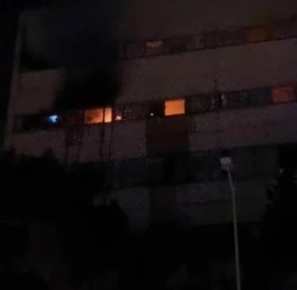 В Баку в жилом доме произошел пожар