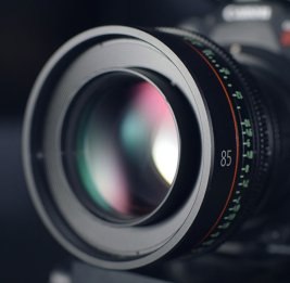 В Баку задержана подозреваемая в краже фотоаппарата за $9 тыс.