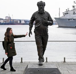 Памятник Солженицыну уберут с набережной Владивостока