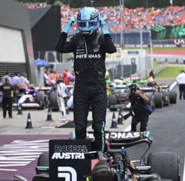 Пилот "Мерседеса" Расселл выиграл спринт на Гран-при Китая "Формулы-1"