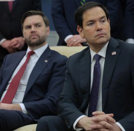 СМИ: Конфликт вокруг Ирана расколол команду Трампа на два лагеря