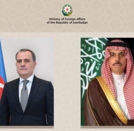 Министры иностранных дел Азербайджана и Саудовской Аравии обсудили ситуацию на Ближнем Востоке