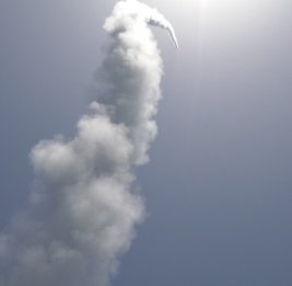 Тегеран нанес удары гиперзвуковыми ракетами по базе США в ОАЭ