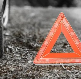 ДТП в Агджабединском районе: автомобиль скатился в овраг, четверо пострадали