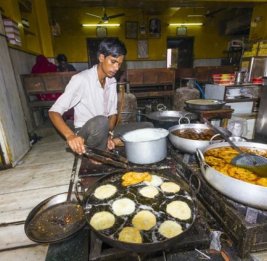 Нехватка газа нарушила работу ресторанов и крематориев в Южной Азии