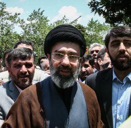 CBS: Али Хаменеи опасался, что его сын станет верховным лидером Ирана