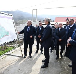 Члены Координационного штаба ознакомились с ремонтно-восстановительными работами в селе Гузейхырман Ходжавендского района