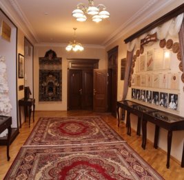 В фонде дома-музея Гусейна Джавида хранится свыше 12 тысяч экспонатов