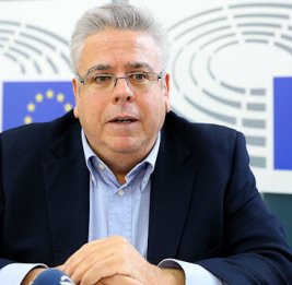 Евродепутат от Испании: Абсурдно держать этих людей в тюрьме за то, что они делали во время войны