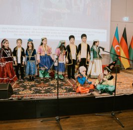 Празднование Новруза в Азербайджанском культурном центре в Берлине