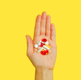 Ученый объяснил, почему не стоит покупать мультивитаминные комплексы