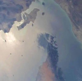 Тысячи моряков не могут покинуть район Персидского залива