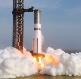 SpaceX впервые провела огневые испытания новейшей версии ускорителя Super Heavy