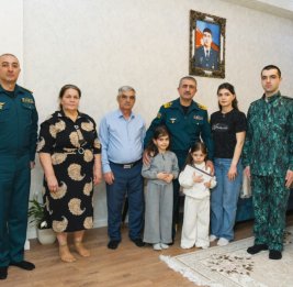 Руководство госпогранслужбы навестило семьи шехидов