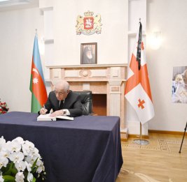 Премьер-министр Али Асадов выразил соболезнования в посольстве Грузии