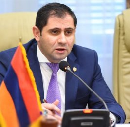 Министр обороны Армении ответил на критику предвыборной кампании во время войны в Иране