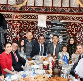 Новруз в Баку: вместе с красками, вкусами и традициями Казахстана