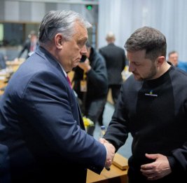 "Разминал ноги": СМИ рассказали о поведении Орбана в ходе речи Зеленского