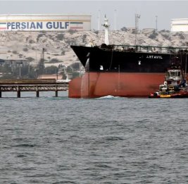 Администрация Трампа ослабила санкции против иранской нефти