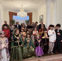 Учащиеся азербайджанской школы в Лондоне отметили Новруз байрамы