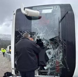 В турецкой Конье перевернулся пассажирский автобус