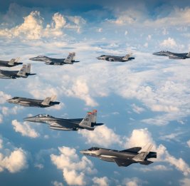 США перебросили истребители в Израиль