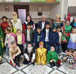 Детский театр-студия &laquo;Гюнай&raquo; подарил юным зрителям праздник на Новруз