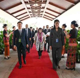 Сахиба Гафарова находится с визитом в Китае