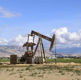 Цена азербайджанской нефти незначительно снизилась