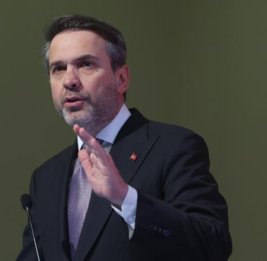 Глава Минэнерго Турции опроверг сообщения о прекращении поставок газа из Ирана