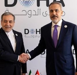 Глава МИД Турции провел телефонный разговор с иранским коллегой