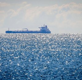 Анвар Ибрагим: Малайзия получила от Ирана разрешение на проход судов через Ормуз