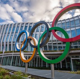 МОК запретит трансгендерам участвовать в женских соревнованиях на Олимпиаде