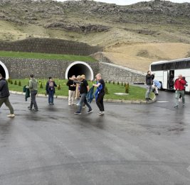 Международные путешественники в Зангилане