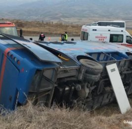 В Турции произошло ДТП с участием автомобиля, перевозившего заключённых