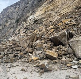 В Армении из-за проливных дождей произошли камнепады на дорогах