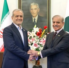 Шариф и Пезешкиан обсудили ситуацию на Ближнем Востоке