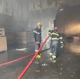 Предотвращено распространение пожара на складе в Баку