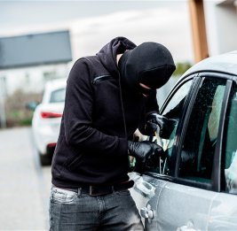 
В Баку задержаны подозреваемые в кражах из автомобилей