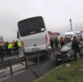 В Стамбуле в результате ДТП с полицейским автобусом пострадали 30 человек