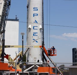 SpaceX готовится к запуску двух польских разведспутников