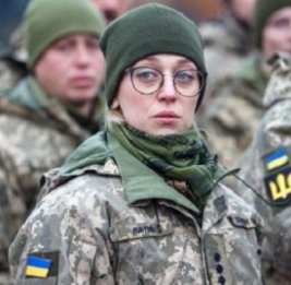 Киев планирует отправить на фронт украинских женщин